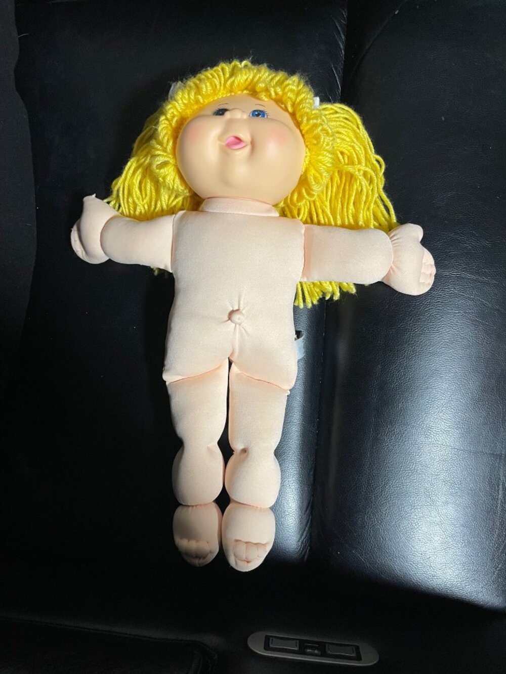 Cabbage Patch Kids Yellow Yarn Hair Doll In Pink & Gold Polka Dot Dress 2015 - Picture 12 of 16